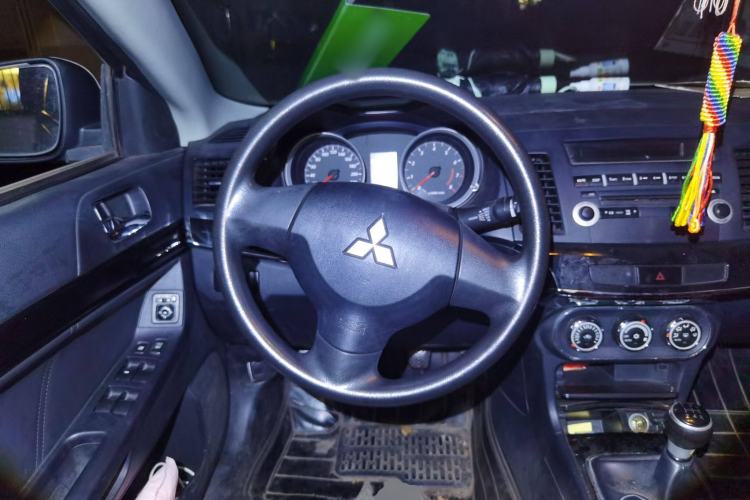 Used Mitsubishi Lancer EX 2013 Chasing Edition 1.8L Manual Luxury Model Steering Wheel