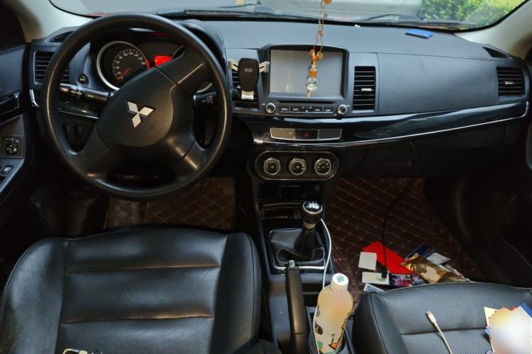 Used Mitsubishi Lancer EX 2013 Style Edition 1.6L Manual Luxury Model Center Console