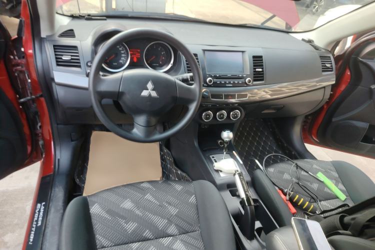 Used Mitsubishi Lancer EX 2013 Fashion Edition 1.8L CVT Comfort Version Center Console