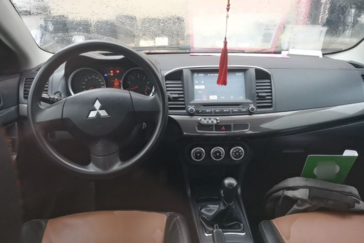 Used Mitsubishi Lancer EX 2013 Style Edition 1.6L Manual Classic Model Center Console