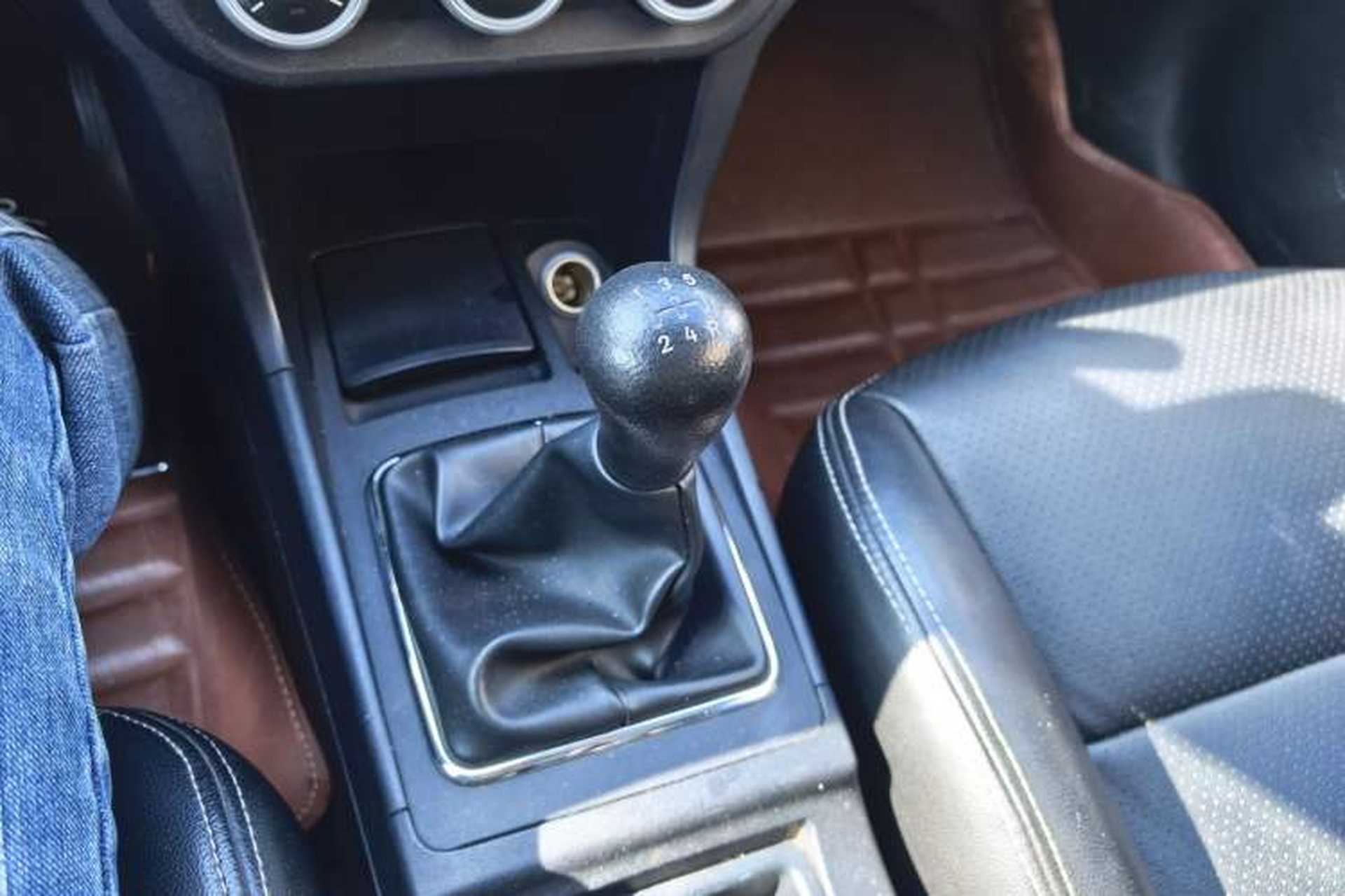 Used Mitsubishi Lancer EX 2013 Style Edition 1.6L Manual Classic Model Gear Lever