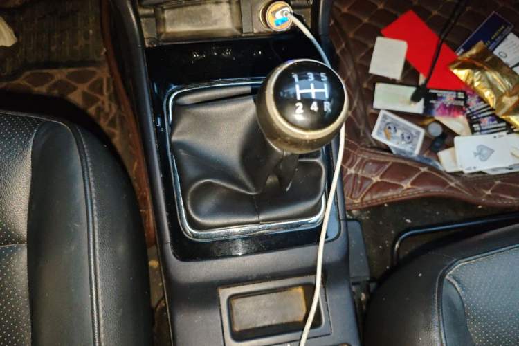 Used Mitsubishi Lancer EX 2013 Style Edition 1.6L Manual Luxury Model Gear Lever