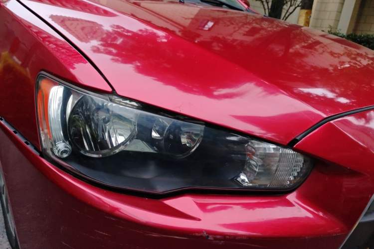 Used Mitsubishi Lancer EX 2013 Style Edition 1.6L Manual Luxury Model Right Front Headlight