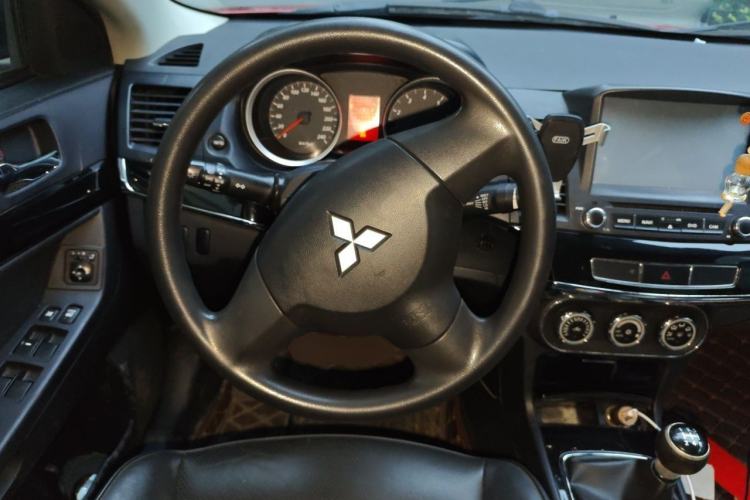 Used Mitsubishi Lancer EX 2013 Style Edition 1.6L Manual Luxury Model Steering Wheel