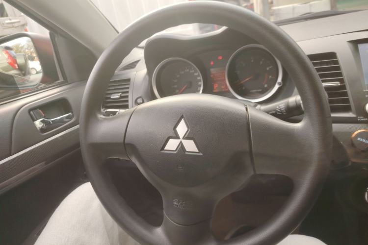 Used Mitsubishi Lancer EX 2013 Fashion Edition 1.8L CVT Comfort Version Steering Wheel