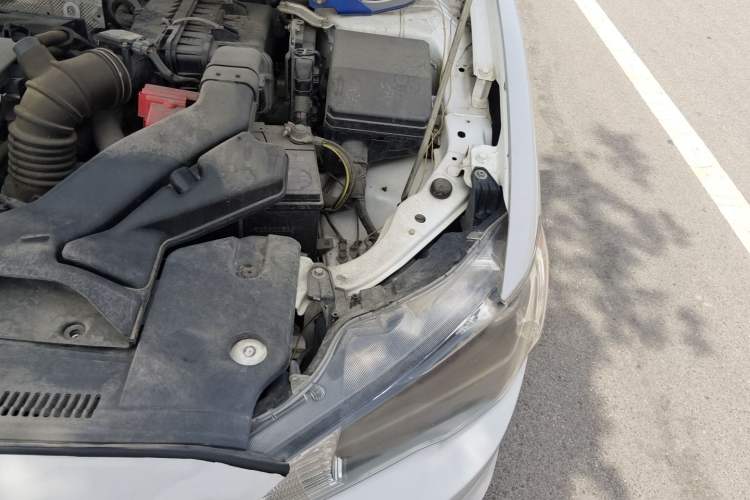 Used Mitsubishi Lancer EX 2013 Xinyuan Edition 2.0L Manual Comfort Model Engine Bay Left