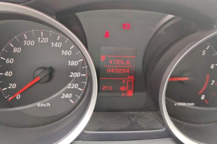 Used Mitsubishi Lancer EX 2013 Xinyuan Edition 2.0L Manual Comfort Model Odometer Close Up