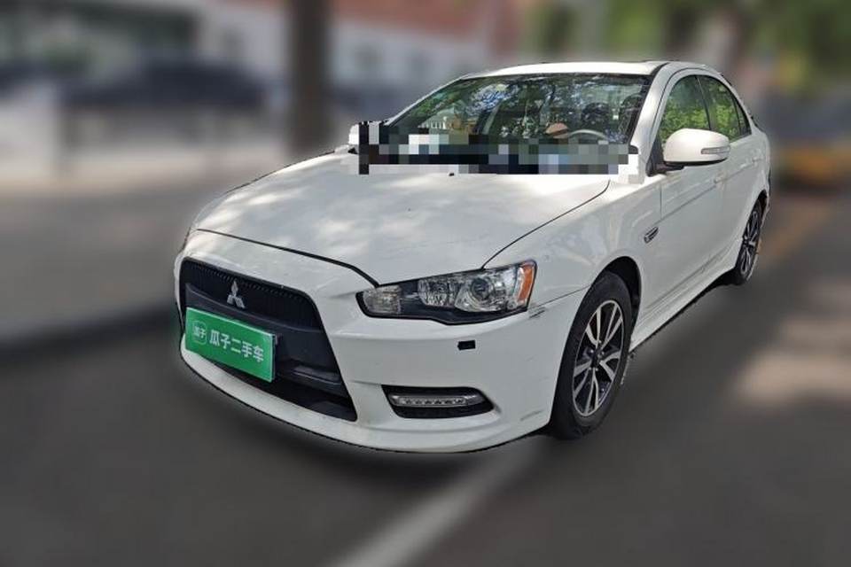 Mitsubishi Lancer EX 2013