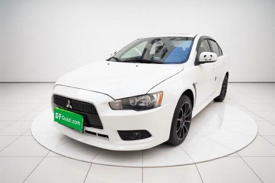 Mitsubishi Lancer EX 2013