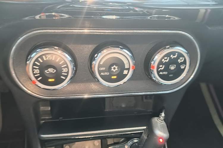 Used Mitsubishi Lancer EX 2013 Style Edition 1.6L Manual Luxury Model Audio And AC Panel