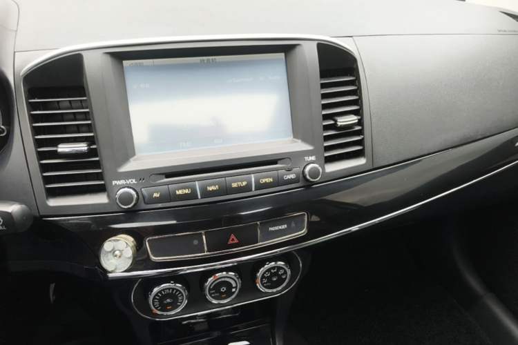 Used Mitsubishi Lancer EX 2013 Xinyuan Edition 2.0L CVT Flagship Model Audio And AC Panel