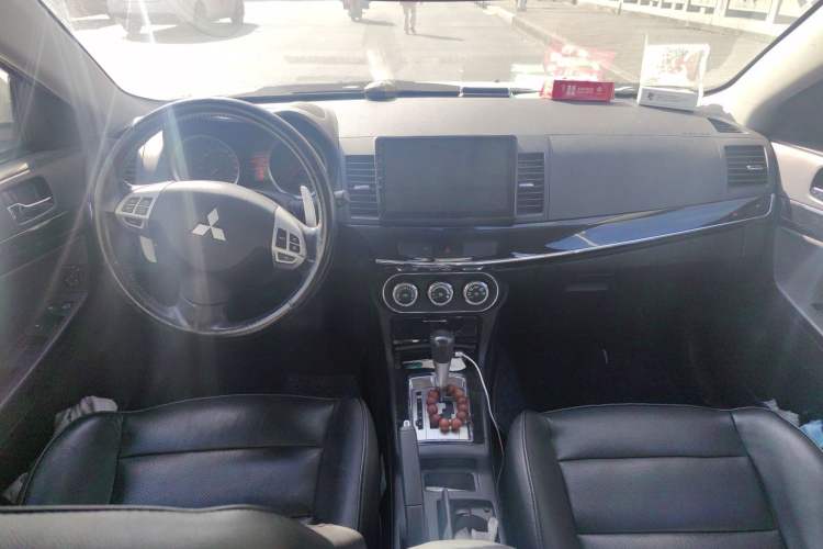 Used Mitsubishi Lancer EX 2013 Chasing Edition 1.8L CVT Luxury Model Center Console