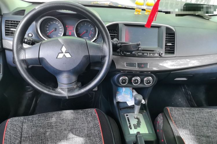 Used Mitsubishi Lancer EX 2013 Fashion Edition 1.8L CVT Comfort Version Center Console