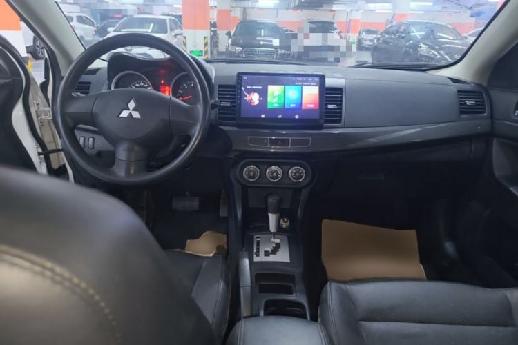 Used Mitsubishi Lancer EX 2013 Fashion Edition 1.8L CVT Comfort Version Center Console