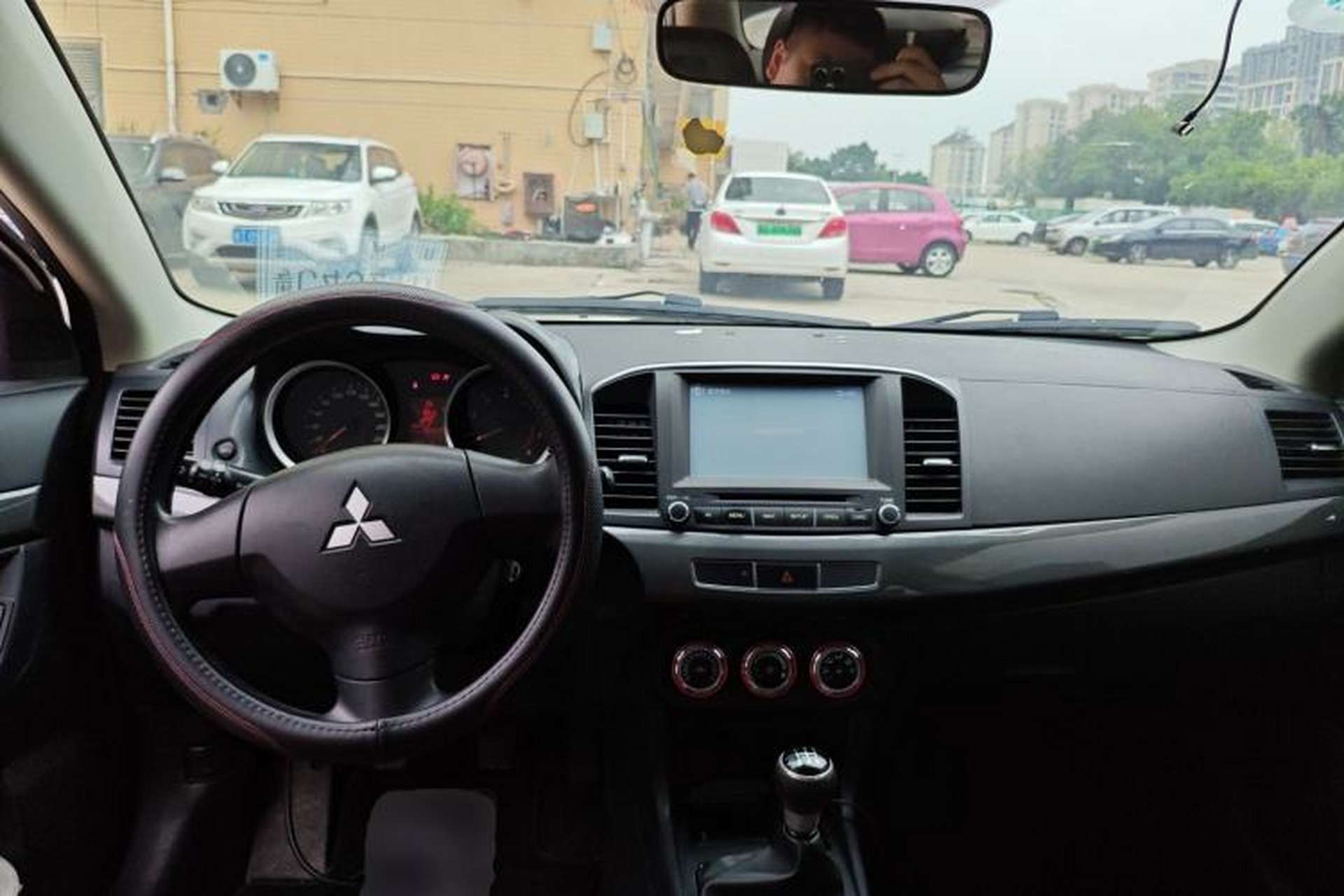 Used Mitsubishi Lancer EX 2013 Fashion Edition 1.8L Manual Comfort Version Center Console