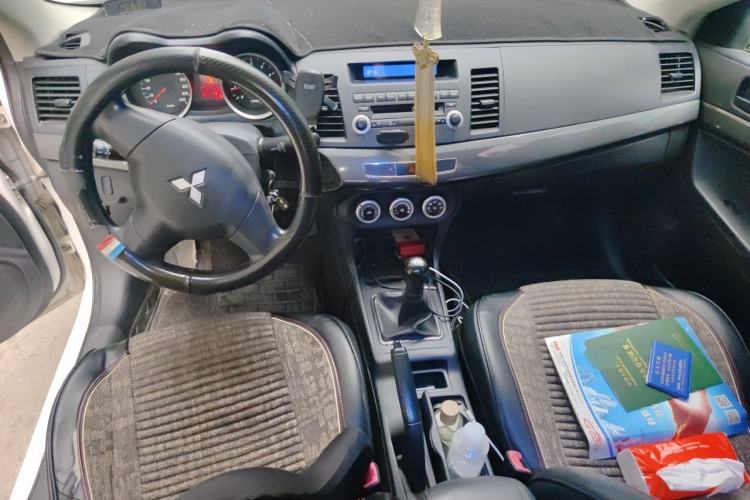 Used Mitsubishi Lancer EX 2013 Style Edition 1.6L Manual Classic Model Center Console