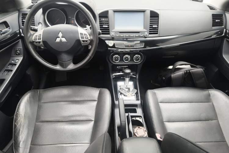 Used Mitsubishi Lancer EX 2013 Xinyuan Edition 2.0L CVT Flagship Model Center Console