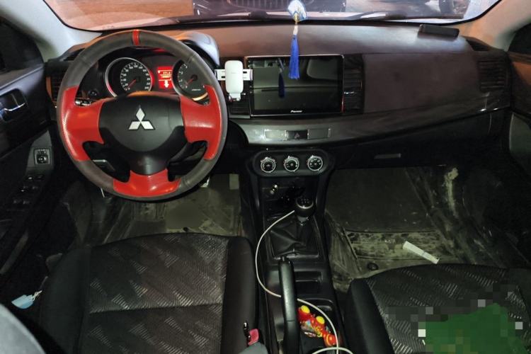 Used Mitsubishi Lancer EX 2013 Fashion Edition 1.8L Manual Comfort Version Center Console