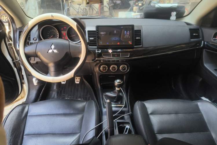 Used Mitsubishi Lancer EX 2013 Chasing Edition 1.8L Manual Luxury Model Center Console
