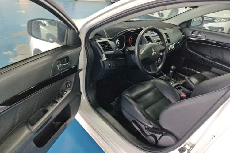 Used Mitsubishi Lancer EX 2013 Chasing Edition 1.8L Manual Luxury Model Driver Seat