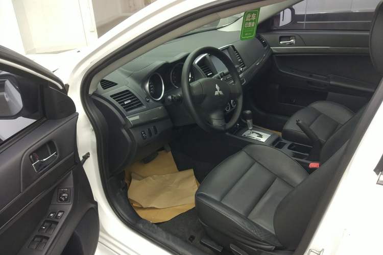 Used Mitsubishi Lancer EX 2013 Fashion Edition 1.8L CVT Comfort Version Driver Seat