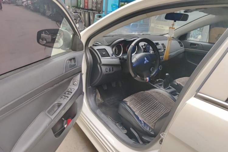 Used Mitsubishi Lancer EX 2013 Style Edition 1.6L Manual Classic Model Driver Seat