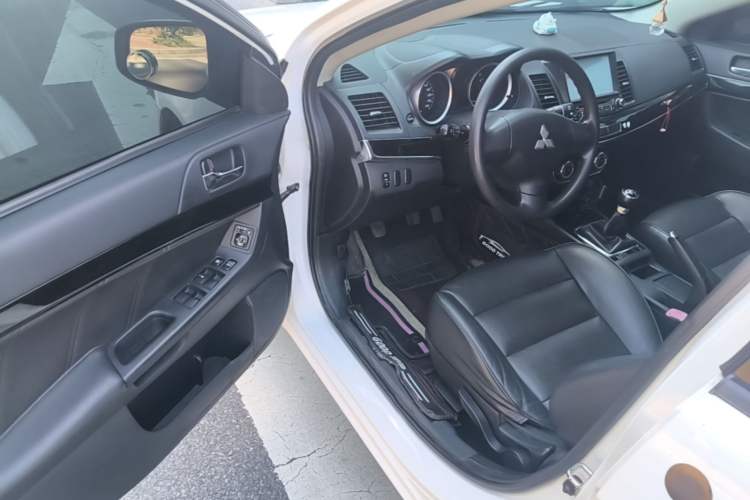 Used Mitsubishi Lancer EX 2013 Style Edition 1.6L Manual Luxury Model Driver Seat