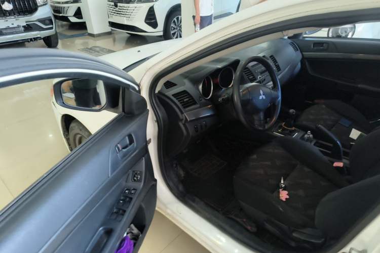 Used Mitsubishi Lancer EX 2013 Style Edition 1.6L Manual Classic Model Driver Seat