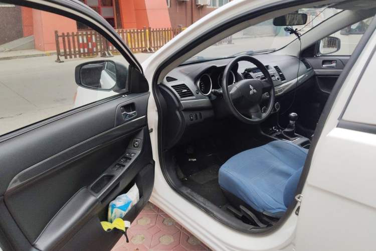 Used Mitsubishi Lancer EX 2013 Fashion Edition 1.8L Manual Comfort Version Driver Seat