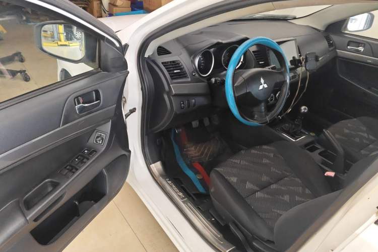 Used Mitsubishi Lancer EX 2013 Fashion Edition 1.8L Manual Comfort Version Driver Seat