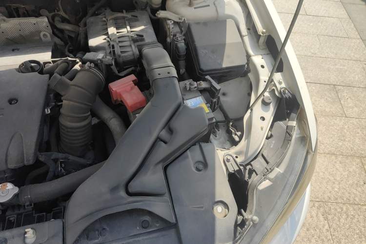 Used Mitsubishi Lancer EX 2013 Fashion Edition 1.8L Manual Comfort Version Engine Bay Left