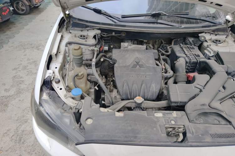Used Mitsubishi Lancer EX 2013 Style Edition 1.6L Manual Classic Model Engine Bay Right