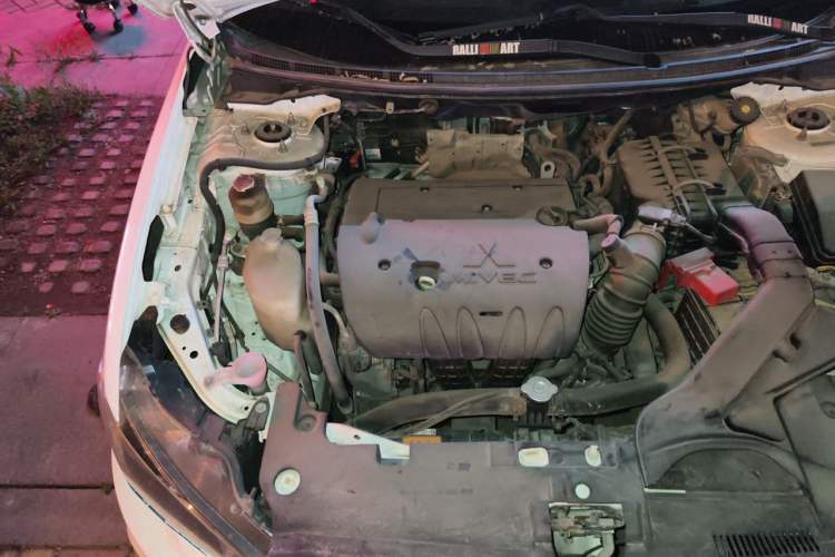 Used Mitsubishi Lancer EX 2013 Fashion Edition 1.8L Manual Comfort Version Engine Bay Right