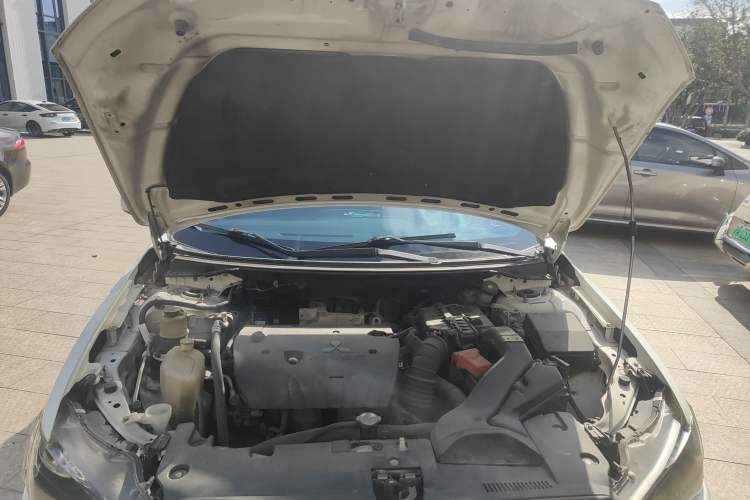 Used Mitsubishi Lancer EX 2013 Fashion Edition 1.8L Manual Comfort Version Engine Bay