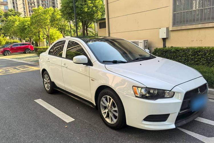 Used Mitsubishi Lancer EX 2013 Fashion Edition 1.8L Manual Comfort Version Exterior 2