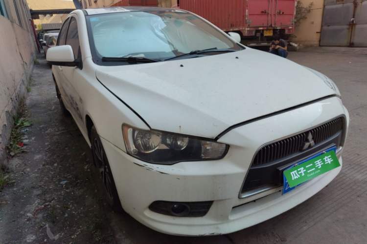 Used Mitsubishi Lancer EX 2013 Chasing Edition 1.8L Manual Luxury Model Front Right 45 Deg