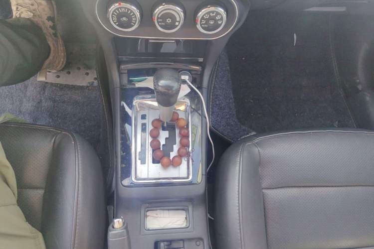 Used Mitsubishi Lancer EX 2013 Chasing Edition 1.8L CVT Luxury Model Gear Lever