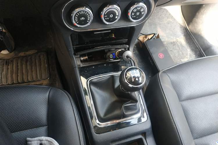 Used Mitsubishi Lancer EX 2013 Style Edition 1.6L Manual Luxury Model Gear Lever