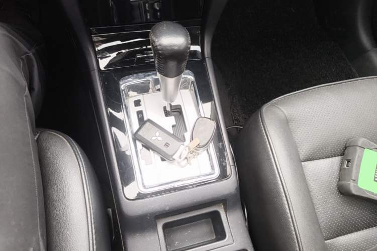 Used Mitsubishi Lancer EX 2013 Xinyuan Edition 2.0L CVT Flagship Model Gear Lever