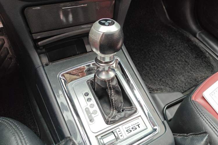 Used Mitsubishi Lancer EX 2013 Fashion Edition 1.8L CVT Comfort Version Gear Lever