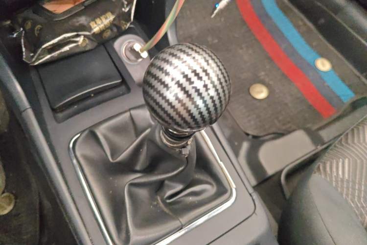Used Mitsubishi Lancer EX 2013 Fashion Edition 1.8L Manual Comfort Version Gear Lever