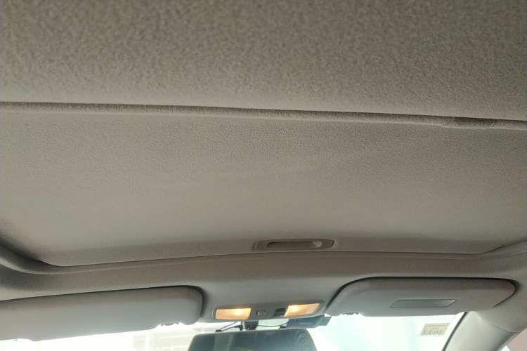 Used Mitsubishi Lancer EX 2013 Style Edition 1.6L Manual Luxury Model Headliner