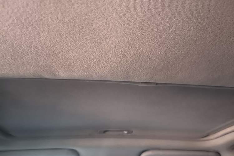 Used Mitsubishi Lancer EX 2013 Style Edition 1.6L Manual Luxury Model Headliner