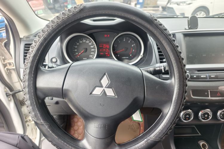Used Mitsubishi Lancer EX 2013 Fashion Edition 1.8L Manual Comfort Version Interior 1