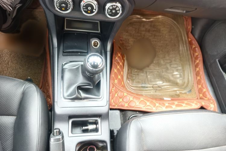 Used Mitsubishi Lancer EX 2013 Fashion Edition 1.8L Manual Comfort Version Interior 4