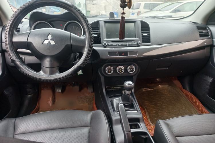 Used Mitsubishi Lancer EX 2013 Fashion Edition 1.8L Manual Comfort Version Interior 5