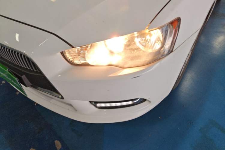 Used Mitsubishi Lancer EX 2013 Chasing Edition 1.8L Manual Luxury Model Left Front Headlight