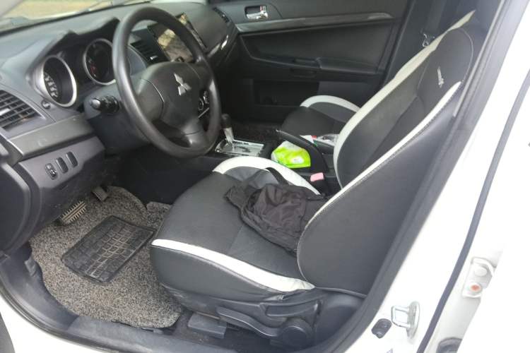 Used Mitsubishi Lancer EX 2013 Fashion Edition 1.8L CVT Comfort Version Left Front Seat