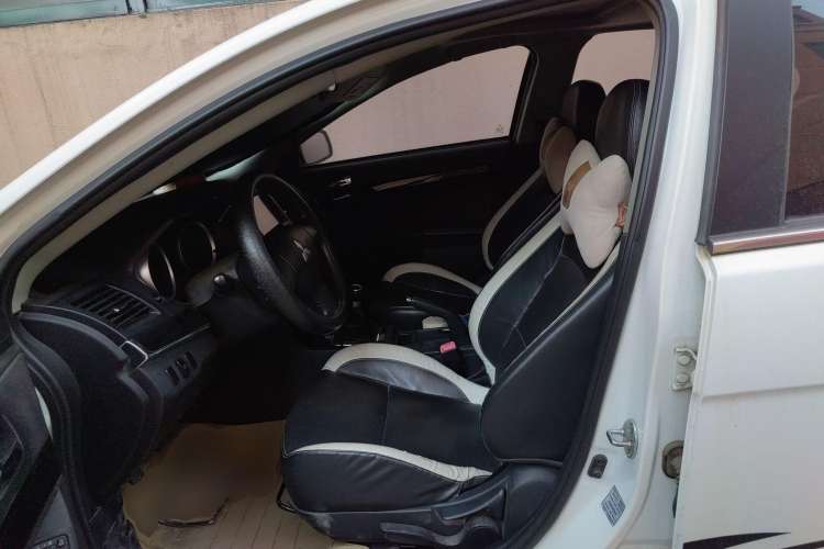 Used Mitsubishi Lancer EX 2013 Chasing Edition 1.8L Manual Luxury Model Left Front Seat