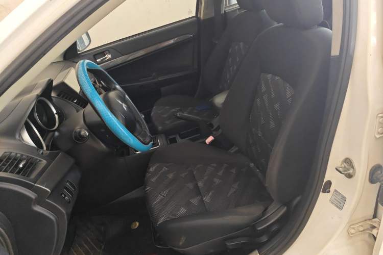 Used Mitsubishi Lancer EX 2013 Fashion Edition 1.8L Manual Comfort Version Left Front Seat